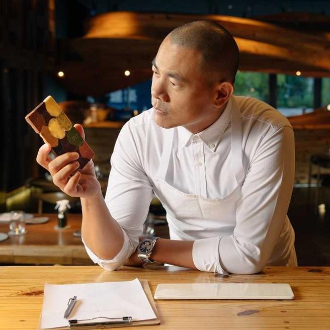 虽然是米其林主厨，但江振诚很爱平民美食。（图／翻摄自RAW脸书）