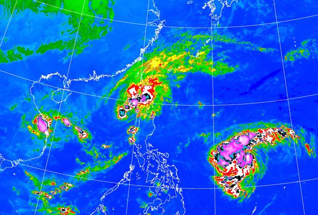 天兔往西北方向移动，周四、五距离台湾最近，最快周四发布海上颱风警报。（中央气象署提供）