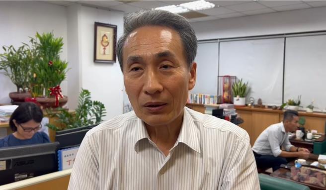 云林县府教育处长邱孝文说明发生经过即处理情形。（周丽兰摄）