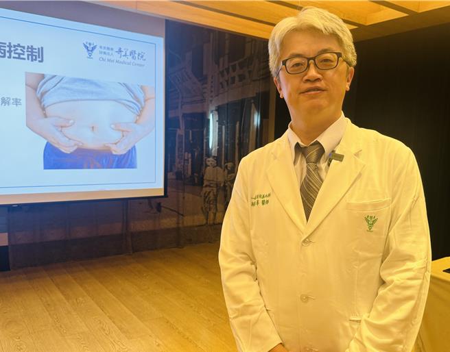 针对肥胖问题，林逸峯表示，养成正确饮食习惯也很重要，我们吃的食量都比我们需要多得多。（曹婷婷摄）