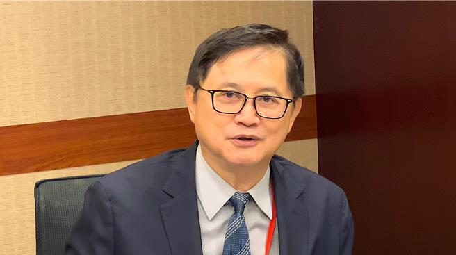 和硕集团董事长童子贤指出，目前台湾电价已跟上全球趋势，再涨恐造成严重通膨。（图／柳名耕摄）