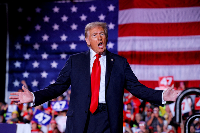 川普有能力改变美国文官中立的政治传统，而不会遭到大规模的反弹与对抗吗？（路透社）