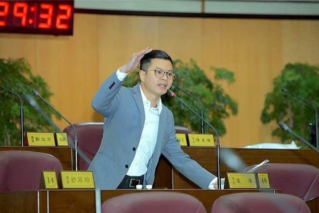 针对桃园市环保局12日联合总体检桃园炼油厂专案，桃园市议员凌涛表示，桃园市政府听见他在专案报告的质询要求，立即作为，但他强调仍必须继续加强力度查察桃园炼油厂的污染及公安危害风险，并搭配最高额度的重罚，让经济部及中油正视污染问题，并坚持桃市府与经济部订出转型及迁厂时程，具体落实。（摘自凌涛脸书）