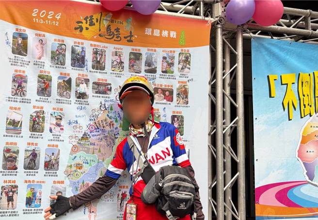 听障人士施宏锜罹患摄护腺癌，挑战以10天完成1100公里单车环台之旅，今（12）日抵达终点站新北市。（陈慰慈摄）