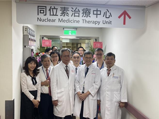 高雄荣总宣布同位素治疗中心，採用欧风壁画，成癌症治疗一大福音。（高荣提供／任义宇高雄传真）