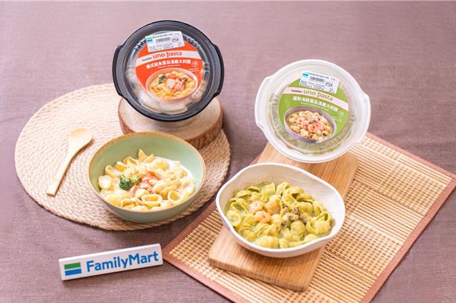 全家uno pasta秋冬新推「汤义大利麵」，麵体採用AGNESI特殊「云朵麵」麵款，诉求包覆更多酱汁。（吴松翰摄）