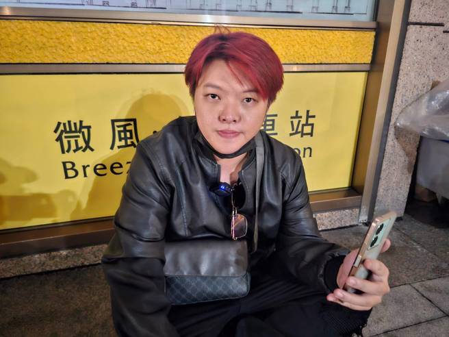 嗨啾愿意把身段放低，观察社会不同面向。（记者游定刚拍摄）