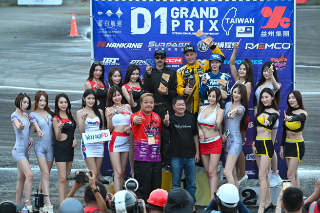 台湾D1GP大赛12日举行赛前记者会，引起眾多车友观赏。（大会提供）