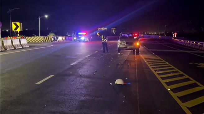 台东市太平溪右岸道路12日晚间发生死亡车祸，详细事故原因由警方深入调查。（萧嘉蕙摄）