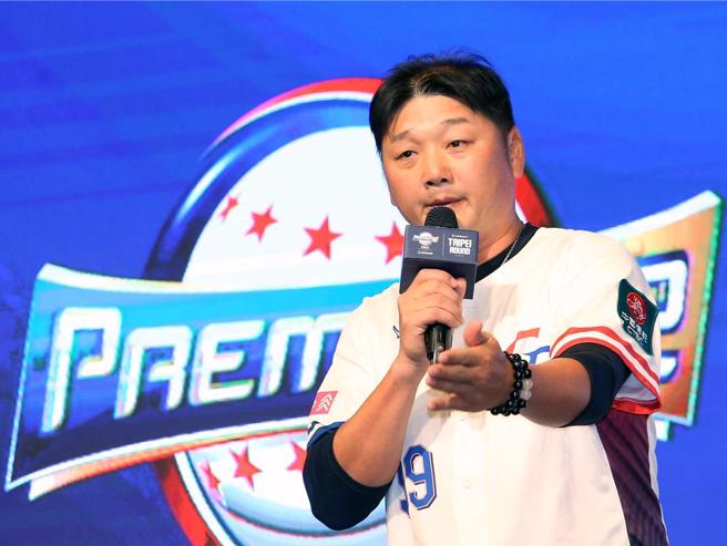 世界棒球12强赛B组开打记者会12日举行，中华队总教练曾豪驹发下豪语前进东京。（范扬光摄）