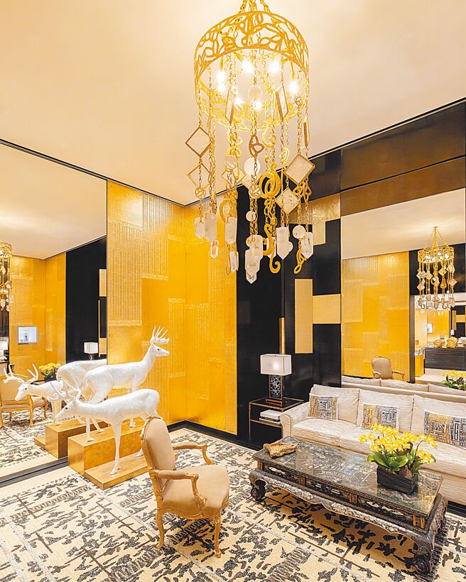 香奈儿腕表珠宝旗舰店的VIP沙龙呼应香奈儿女士寓所的风格。（CHANEL提供）