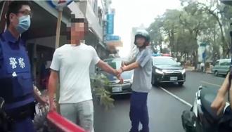 高雄街頭鬥毆！好友喝酒互嗆「很秋」 約公園「釘孤支」刀棒互毆