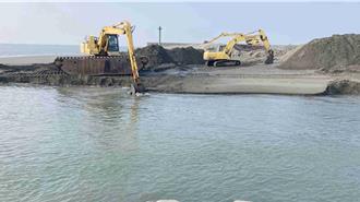 布袋第3渔港淤沙严重！水上摩托车搁浅 议员批清淤无效