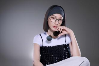 呆板NO MORE！林映唯、詹子萱分別演繹冬眼鏡新時尚