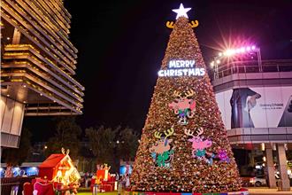台南最高耶诞树闪亮登场！驯鹿圣诞老人现身FUN纺乐园