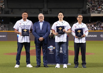 12強》中韓交鋒 中信董事長開球 扎根棒運做中華隊最強後盾