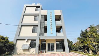 6成活動中心無照 難整修