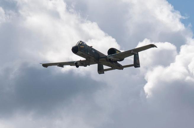 美空军A-10单机性能展示小组告别巡演圆满落幕，结束超过40年的精采表演生涯。（取自A-10单机性能展示小组脸书）