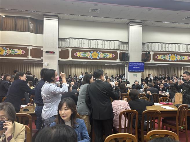 立法院財委會確認財劃法議事錄(圖／吳靜君攝)