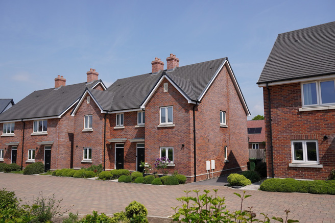 美国一户人家经常听到地板下传出敲门声，报警才知道竟有一名裸男长住在屋子下面。（示意图：Shutterstock／达志）