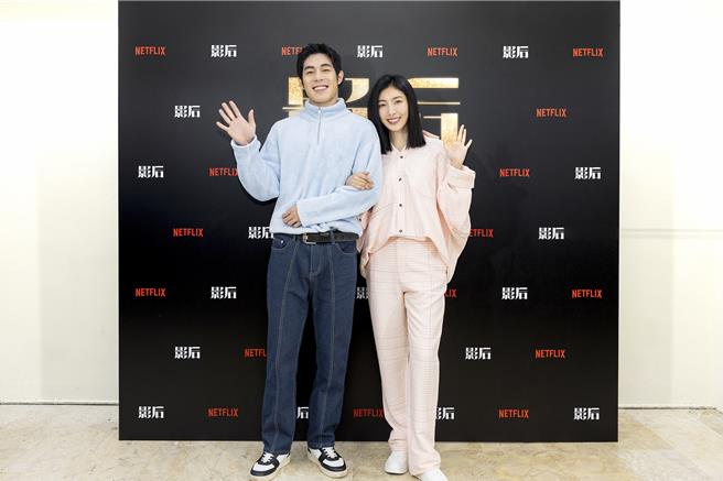 詹懷雲、楊謹華12日合體受訪，粉紅泡泡滿滿。（Netflix提供）