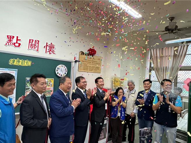 捐赠仪式于12日上午10时30分在武渊国小视听教室举办，由各扶轮社社长、县府代表及校方共同见证这一充满爱心与关怀的义举。（校方提供／吴佩蓉宜兰传真）