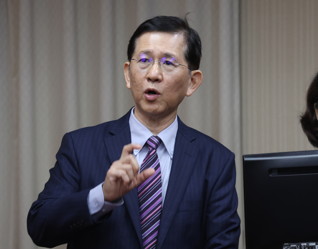 數發部長黃彥男13日前往立法院備詢。（姚志平攝）