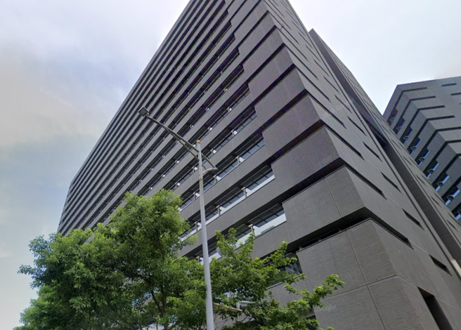 劳动力发展署北基宜花金马分署涉嫌职场霸凌一案，为厘清事实真相，劳动部政务次长许传盛邀集专家及员工代表等，组成调查小组启动调查。图为劳动部劳力发展署（图／翻摄自Google地图）