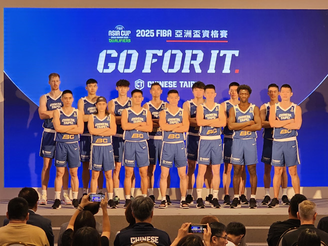 中华男篮准备迎接11月21日亚洲杯资格赛第二阶段与香港队一战。（陈筱琳摄）