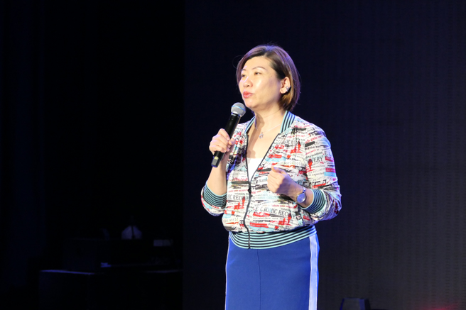 新北世宗學堂長蘇百利主任上台致詞，期盼學生能多多參與世宗學堂的活動。 (醒吾科大提供)

