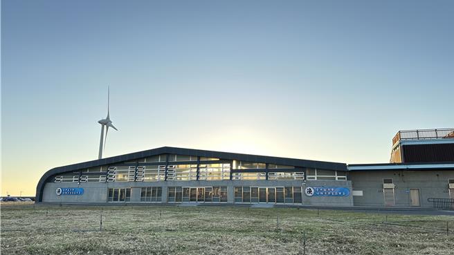 松柏漁港生鱻市集今年7月剛開幕。（李京昇攝）