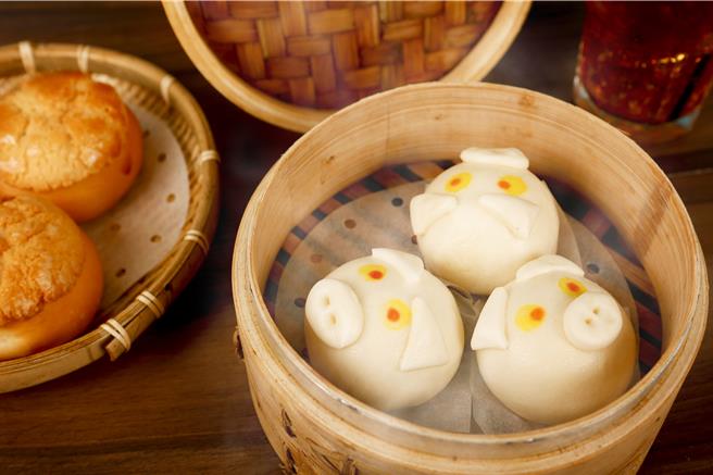 大江购物中心的点点心「猪仔流沙包」限时享买1送1。（大江购物中心提供／朱世凯台北传真）