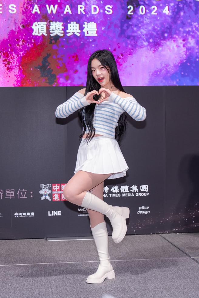 拥有一头长髮的赵娟周透露想尝试拍洗髮精广告。（吴松翰摄）