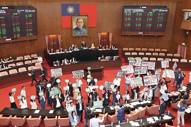 多項爭議法案山雨欲來，未來在立院委員會詢答、審查過程中，勢必仍會出現激烈攻防。圖／本報資料照片