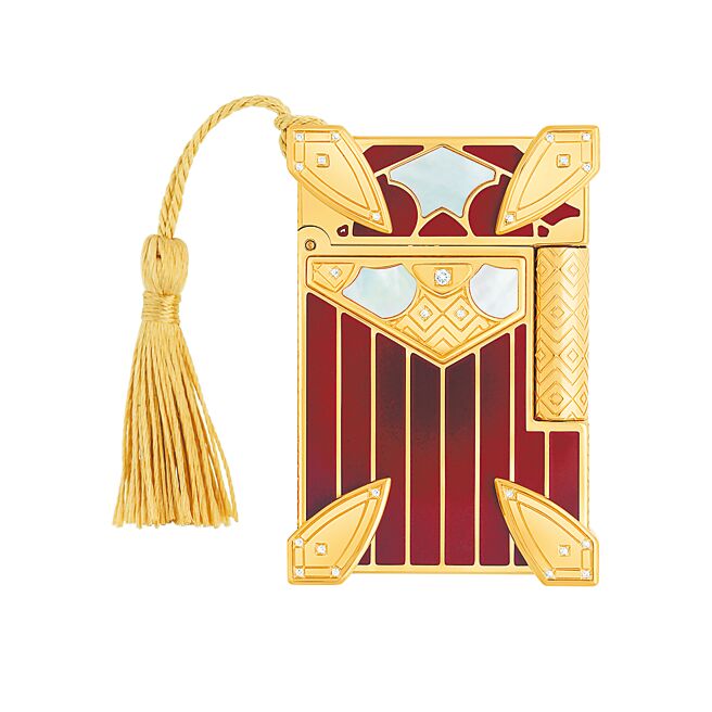 都彭为印度王妃订制一套镶钻打火机套组，限量88件，127万元。（S.T.Dupont提供）