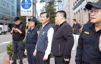 内科尖峰塞车有解！警管制两路口「一开放一关闭」少堵10分钟