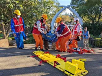 竹縣攜手六福村「無劇本」大量傷病患演練 提升防災應變力