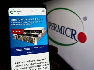 昔AI妖股美超微下市剩2天 股東慘哭股票變壁紙？專家1忠告救散戶