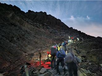 天兔颱风发海警 排云山庄10山友来不及登玉山遭劝退