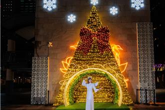 新北歡樂耶誕城必逛攻略 遍賞4大燈區 8層樓高LED城堡超吸睛