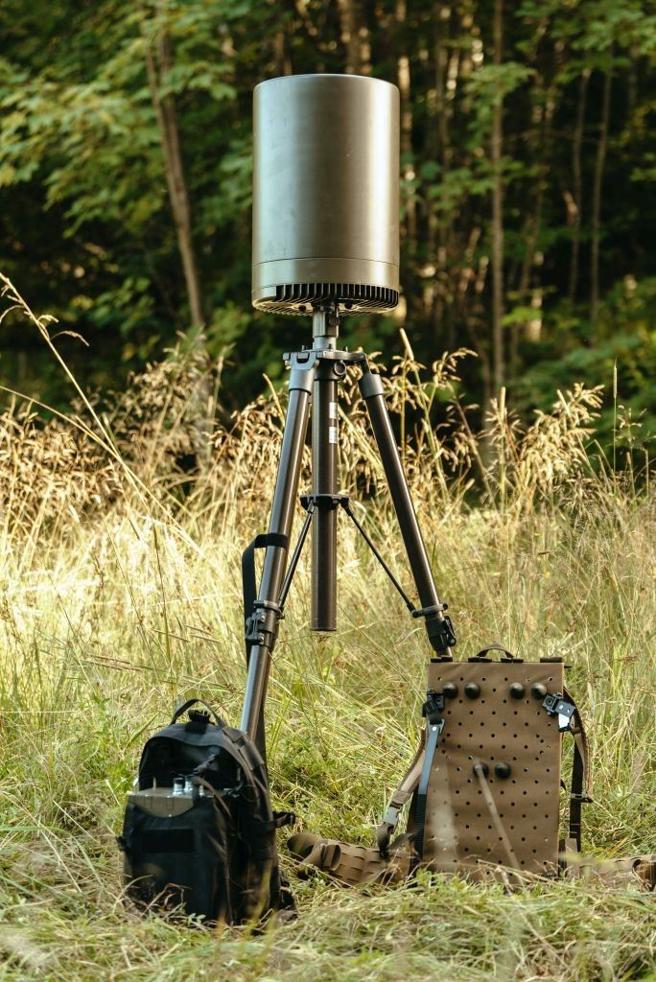  「天狼星L20C」小型战术电战系统，可大幅提升地面部队的电磁频谱战力。（取自绅宝网站）