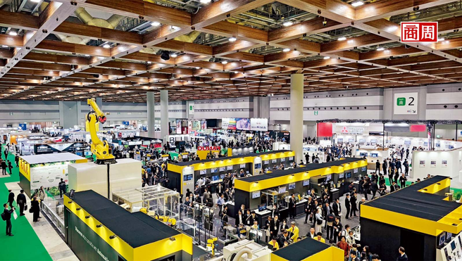 日本国际工具机展，台厂皆有斩获，但工研院产科国际所副组长熊治民认为，是否为春燕，还待观察，因为后续尚有许 多影响因素，譬如川普当选，美中新一波贸易战的攻防。（来源・工具机公会提供）