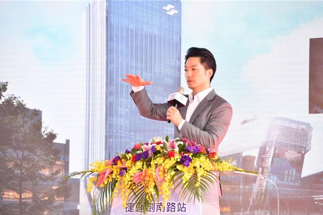 对于颱风可能影响12强棒球赛一事，台北市长蒋万安14日表示，棒协已经对外说明，如果台北市政府宣布停班停课时，也会取消当天的赛事。（台北市政府提供／丁上程台北传真）