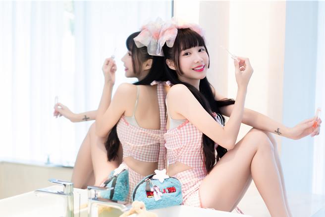 筠熹展现可爱的一面。（乐天桃猿提供）