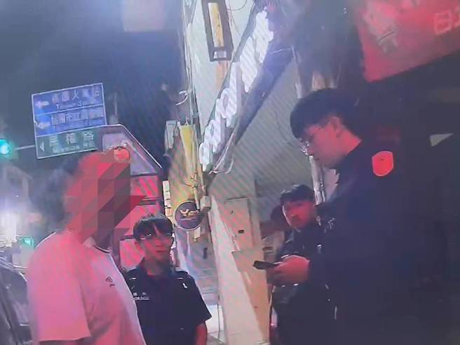 警方对张男进行酒测，发现其酒精浓度达0.55毫克，远超法定标准。（图警方提供／简铭柱翻摄）