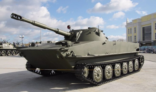 PT-76两栖轻型坦克仅14吨，有1门76公厘炮。(图/X)