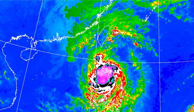 环境部综合最新气象、模式及空品监测结果指出，15日受天兔颱风外围环流及偏东风影响，西半部扩散条件差，空气品质为橘色提醒等级，短时间达红色警示等级。（摘自气象署）
