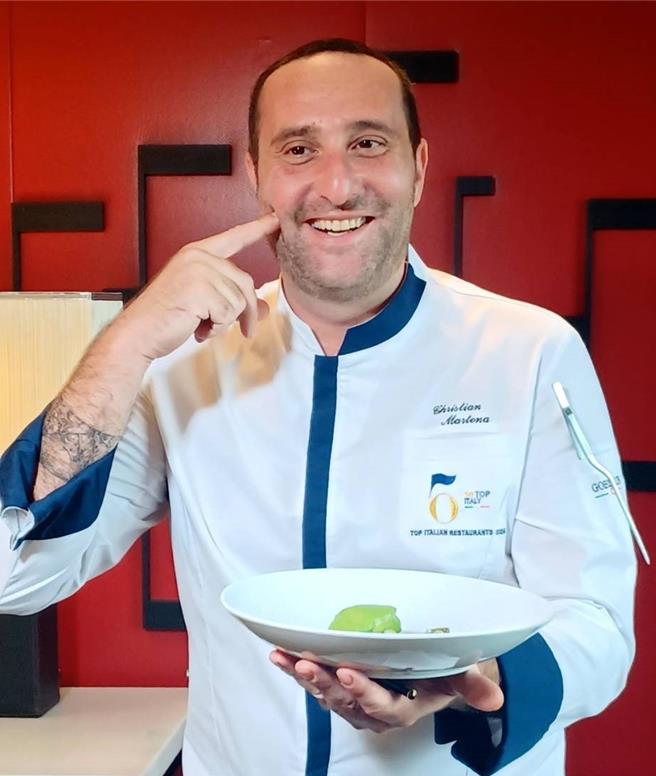 泰国曼谷人气义式餐厅「CLARA」主厨兼老板克里斯汀·马尔泰纳来台客座5天，为饕客献上独特的「少即是多」烹饪哲学。(陈韵萍摄)