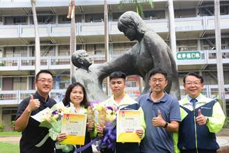 從佳作到金手獎！他終日苦練 逆襲奪冠