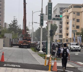 高雄人行道變工地！8旬嬤慘死後 市府交維遭爆仍未改善